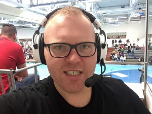 Christian Frost kommentiert live aus der Sporthalle an der Ulmenallee. Unterstützt von Felix Dötsch am Regieplatz und Lutz Altenberend an der Kamera.